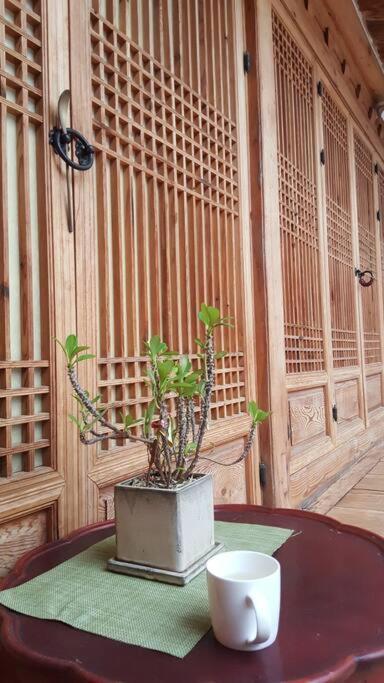 Namhyundang - Hanok Korean Traditional House Seul Exterior foto