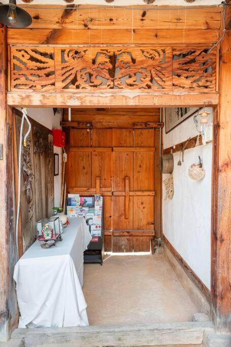 Namhyundang - Hanok Korean Traditional House Seul Exterior foto