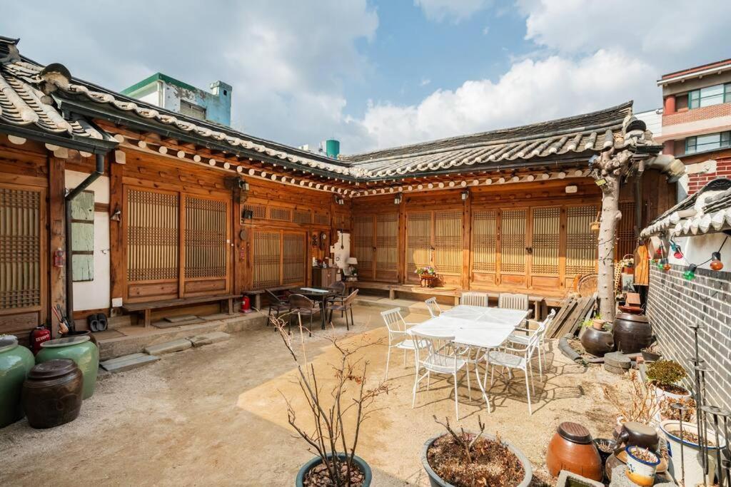 Namhyundang - Hanok Korean Traditional House Seul Exterior foto